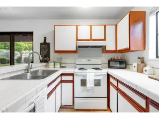 Photo #6: 443108063 Listing 