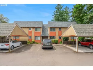 Browse active condo listings in THE TALL FIRS