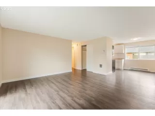 Photo #4: 443112253 Listing 