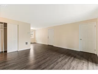 Photo #5: 443112253 Listing 