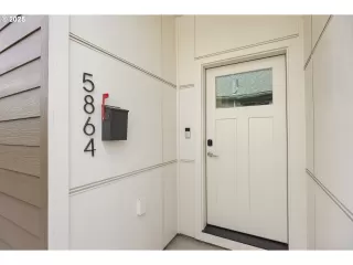 Photo #6: 443114104 Listing 