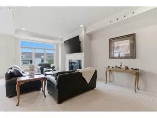Photo #2: 443592209 Listing 