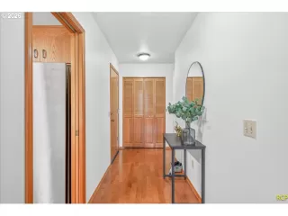 Browse active condo listings in HIGHLAND PARK