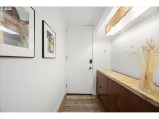 Photo #3: 443833425 Listing