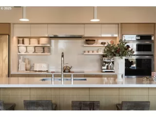 Photo #3: 443901512 Listing