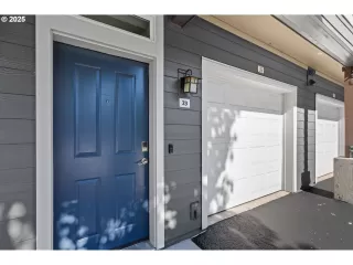 Photo #5: 443947682 Listing 