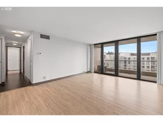 Photo #2: 444615471 Listing 