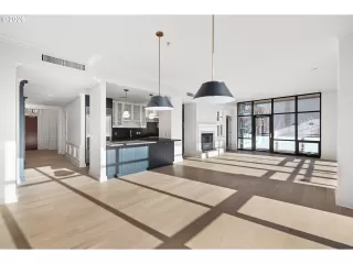 Photo #6: 444868517 Listing 