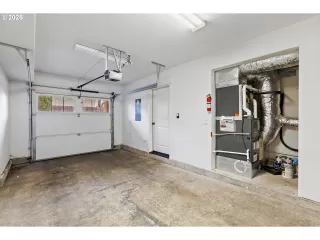 Photo #3: 444955101 Listing 