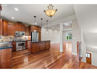 Photo #6: 444955101 Listing 