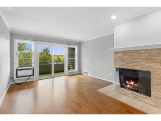 Photo #4: 445307293 Listing 