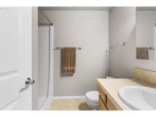 Photo #5: 445307293 Listing 