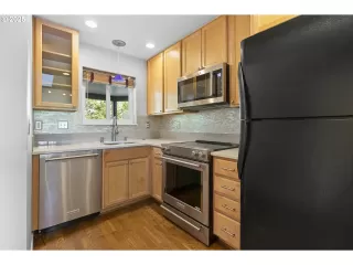 Photo #6: 445307293 Listing 