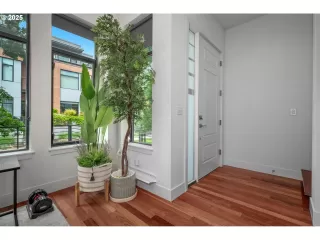 Photo #2: 445317264 Listing