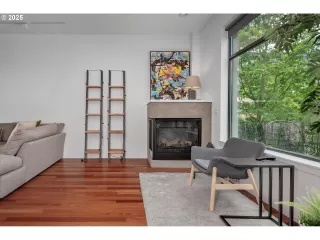 Photo #3: 445317264 Listing