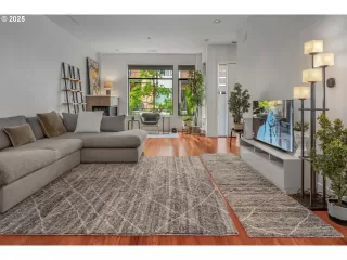 Photo #4: 445317264 Listing