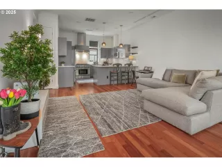 Photo #5: 445317264 Listing