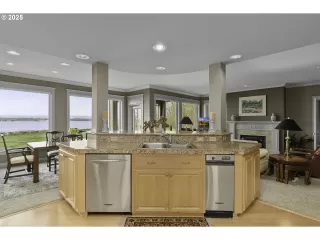 Photo #3: 445809704 Listing 