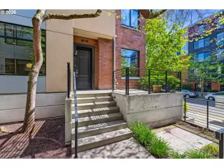 Photo #2: 445908879 Listing 