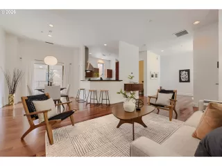 Photo #5: 445908879 Listing 