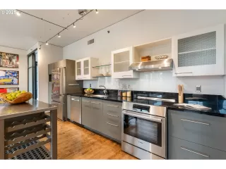 Photo #6: 446072238 Listing 