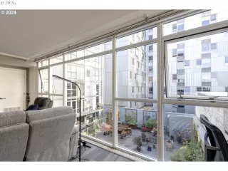 Photo #3: 446375542 Listing