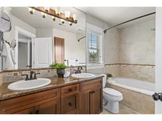 Photo #5: 446491490 Listing