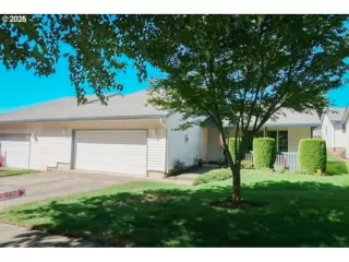 Photo #3: 447159551 Listing