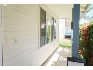 Photo #6: 447159551 Listing