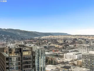 Photo #3: 447183570 Listing 