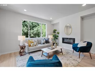 Photo #4: 447700845 Listing