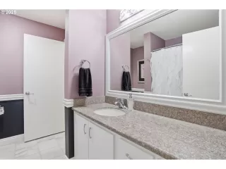 Photo #6: 447725920 Listing 