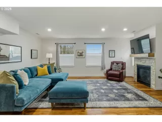 Photo #6: 447833581 Listing