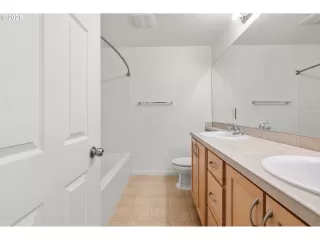 Photo #1: 447899393 Listing 