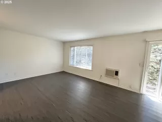 Photo #2: 448198561 Listing