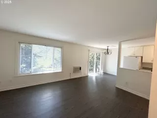 Photo #3: 448198561 Listing