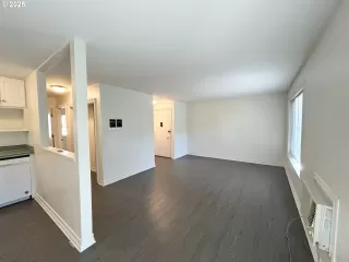 Photo #5: 448198561 Listing