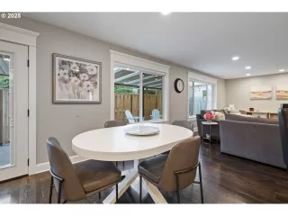 Photo #5: 448300554 Listing