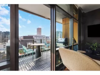 Photo #4: 448562985 Listing 