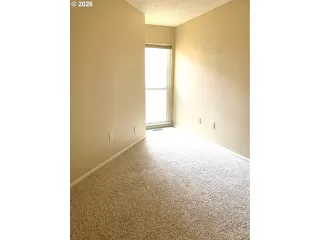 Photo #4: 448667955 Listing 