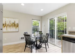 Photo #5: 448735917 Listing 