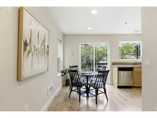 Photo #6: 448735917 Listing 