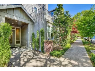 Photo #2: 448838284 Listing