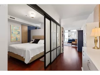 Photo #4: 449097922 Listing