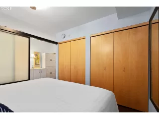 Photo #6: 449097922 Listing