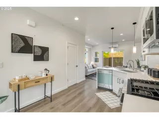 Photo #2: 449398181 Listing 