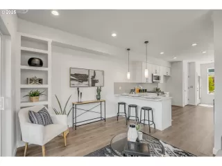 Photo #6: 449398181 Listing 