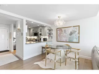 Photo #3: 449398740 Listing