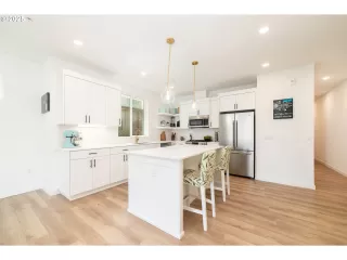 Photo #6: 449422835 Listing 