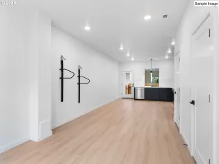 Photo #1: 449680671 Listing